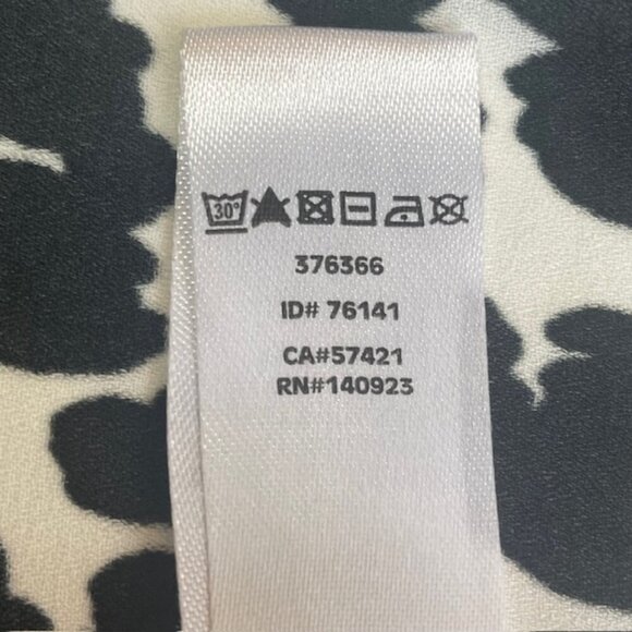 Ann Taylor LOFT Animal Print Tie-Neck Sleeveless Elastic Hem Blouse - Size XS - Picture 6 of 6